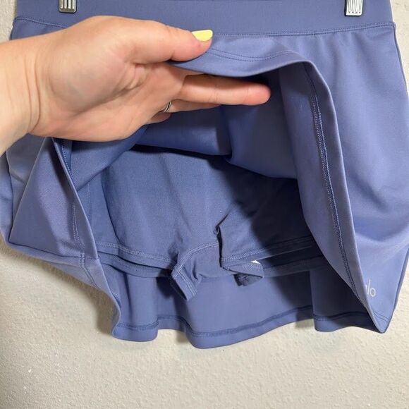 ALO YOGA Airlift Timeless Skirt Skort M Infinity Blue Tennis Golf Pull On - Picture 5 of 6